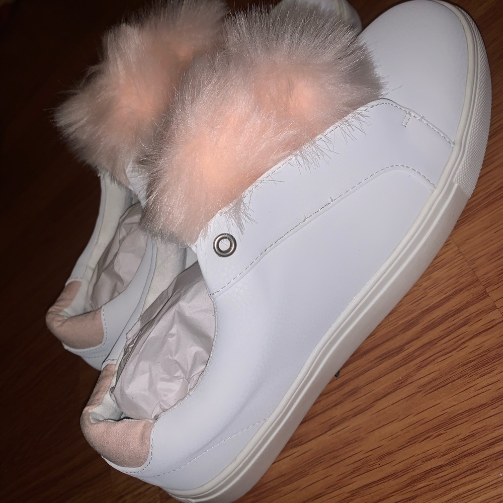 Fur puff Sneakers